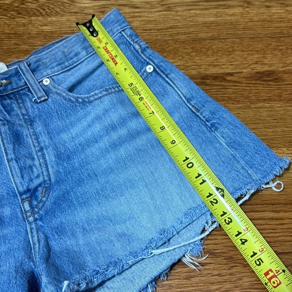 Madewell Relaxed Slouchy Cut Off Denim Shorts in Rosemount Wash Destroyed - Picture 10 of 12